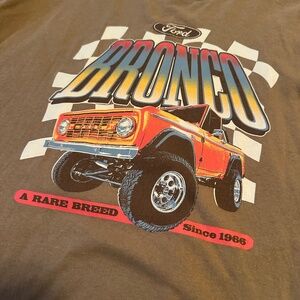 Ford Bronco Vintage-Style Graphic Tee – XL – Official Licensed Product